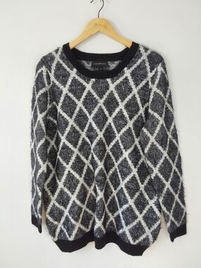 Lane Bryant Black & White Eyelash Diamond Grid Pattern Crew Neck Sweater